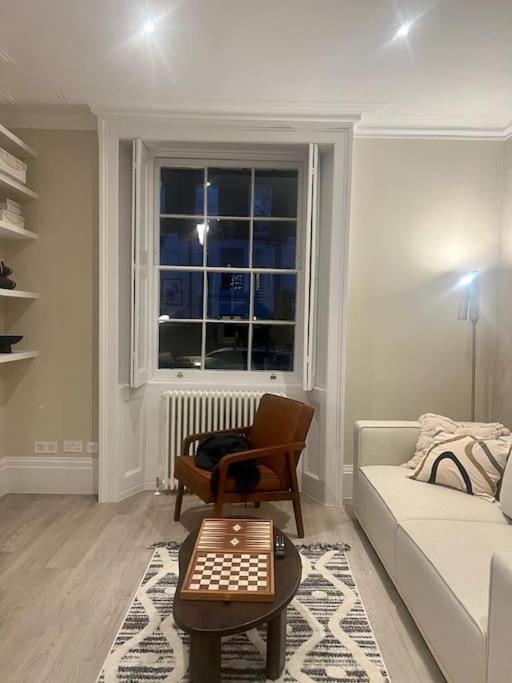 Apartament New Flat In Holland Park Londyn Zewnętrze zdjęcie