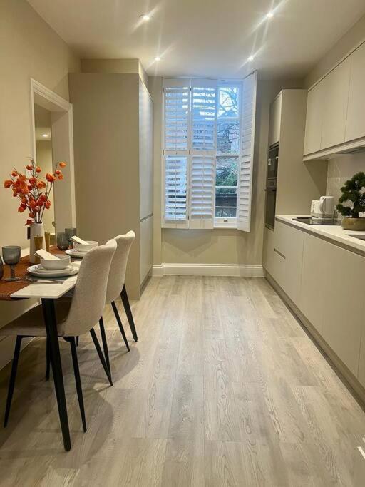 Apartament New Flat In Holland Park Londyn Zewnętrze zdjęcie